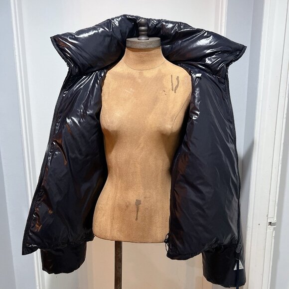 MONCLER Breteuil Giubbotto Cropped Black Puffer Down Jacket Wms Size 4/ L $1690+ - Picture 9 of 14